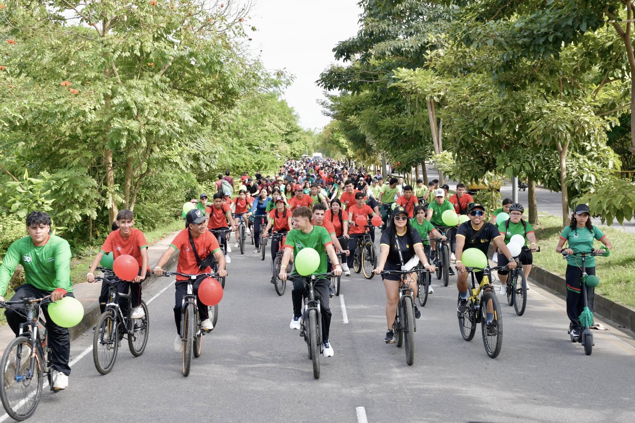 Aventura Sobre Ruedas un ciclo paseo en el marco de los 30 Años del Colegio Comfiar.
